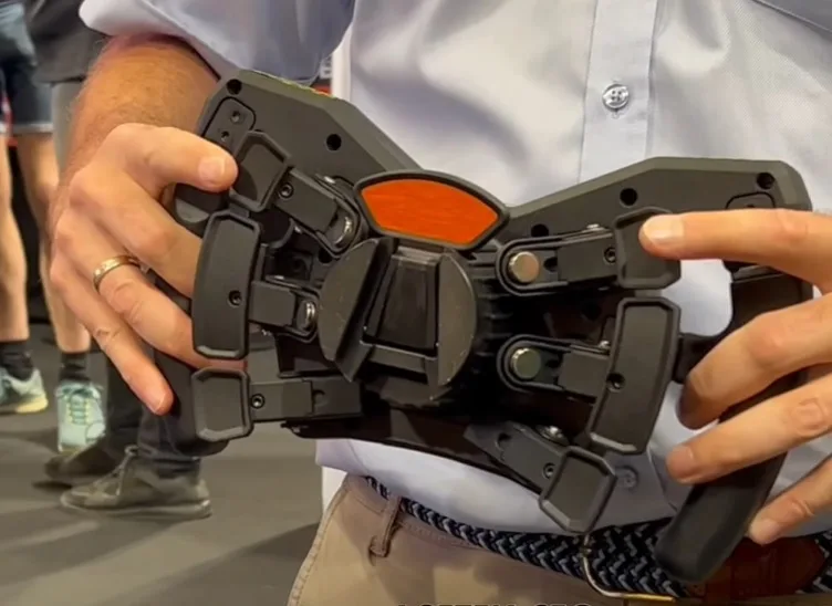volant-Asetek-SimSports-Invicta-back